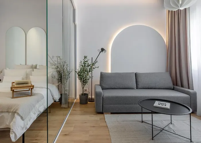 Old Town - Quiet 1br Апартаменти